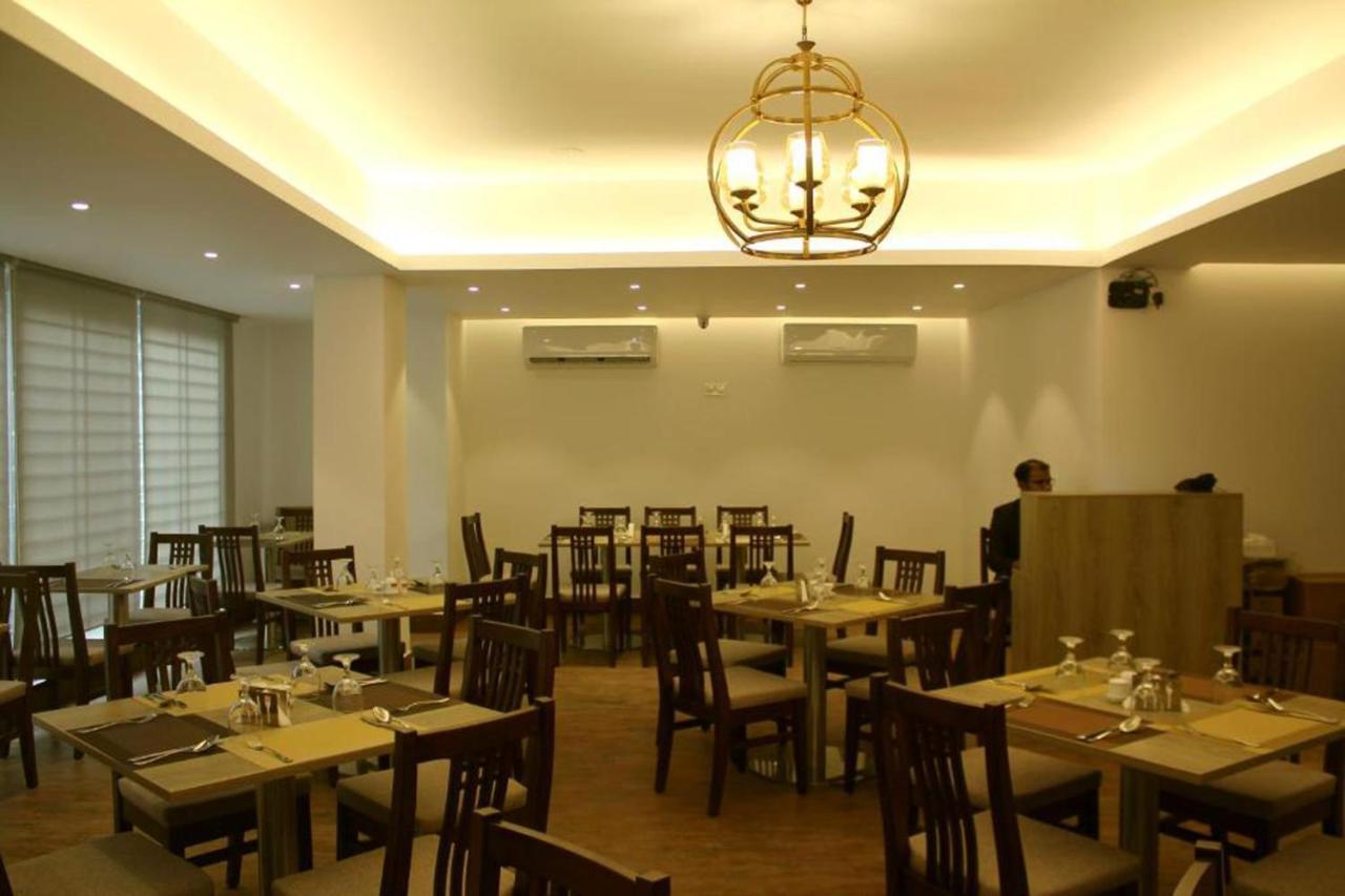 Priyo Nibash Stylish Residential Hotel ダッカ エクステリア 写真