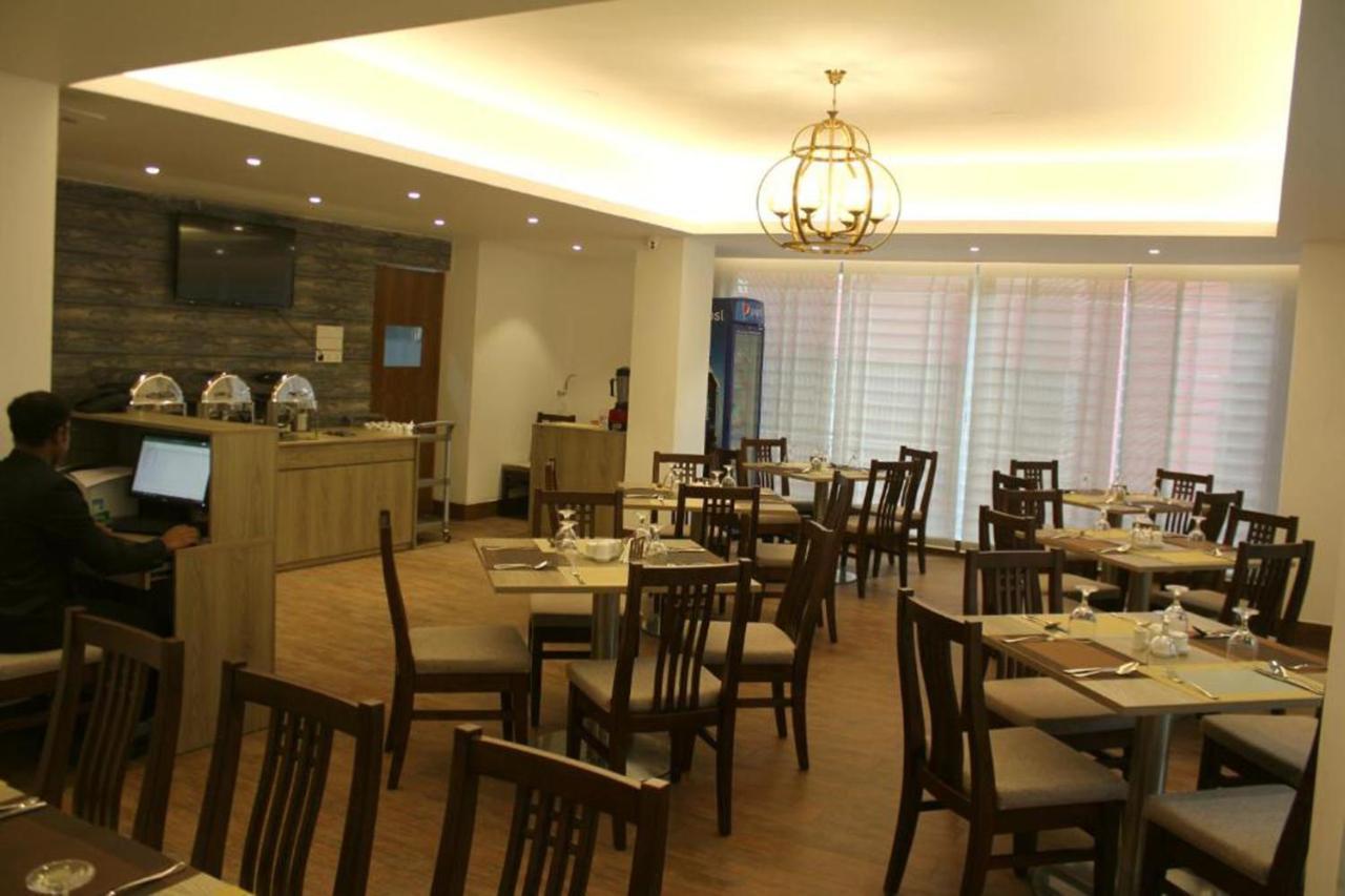 Priyo Nibash Stylish Residential Hotel ダッカ エクステリア 写真