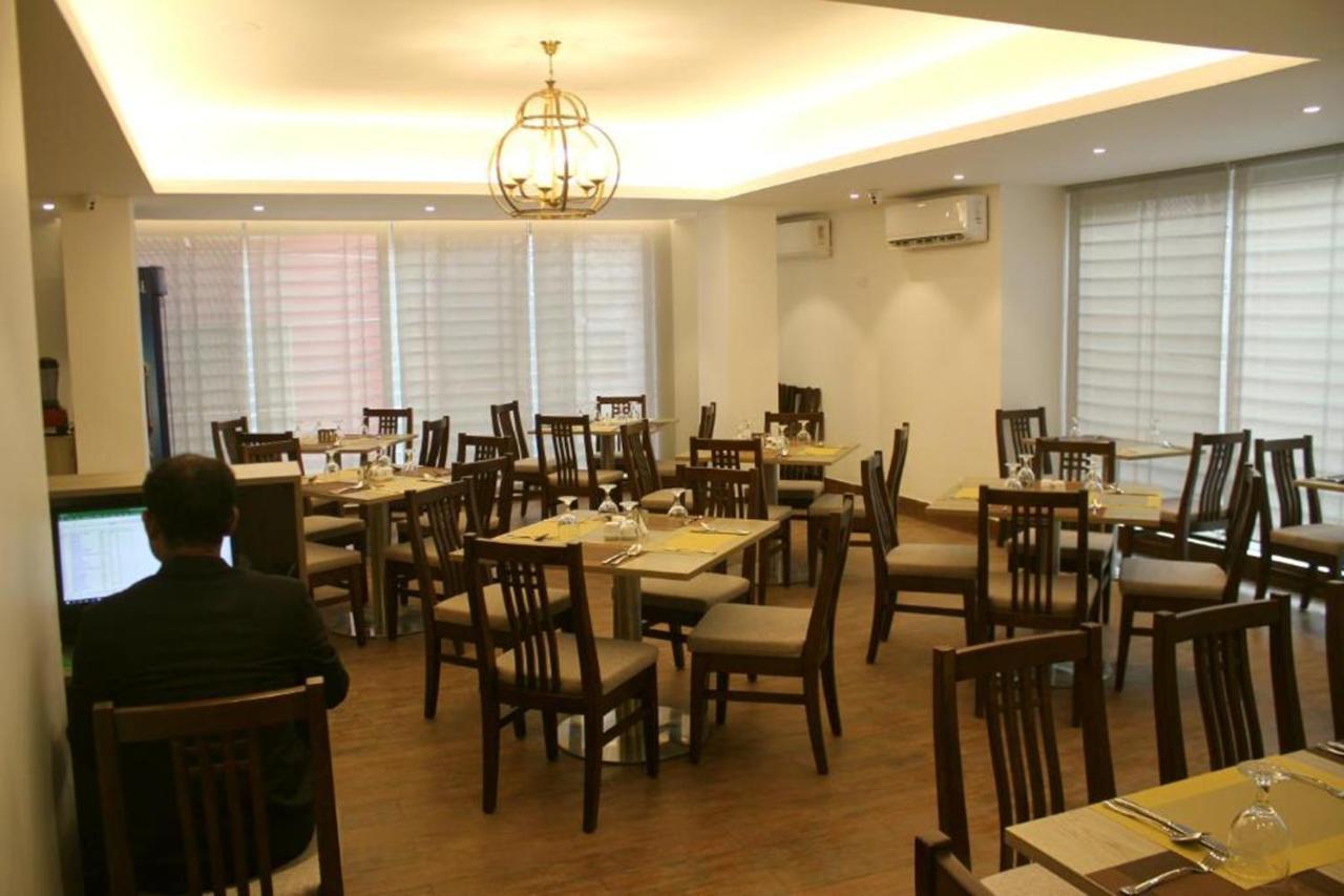 Priyo Nibash Stylish Residential Hotel ダッカ エクステリア 写真