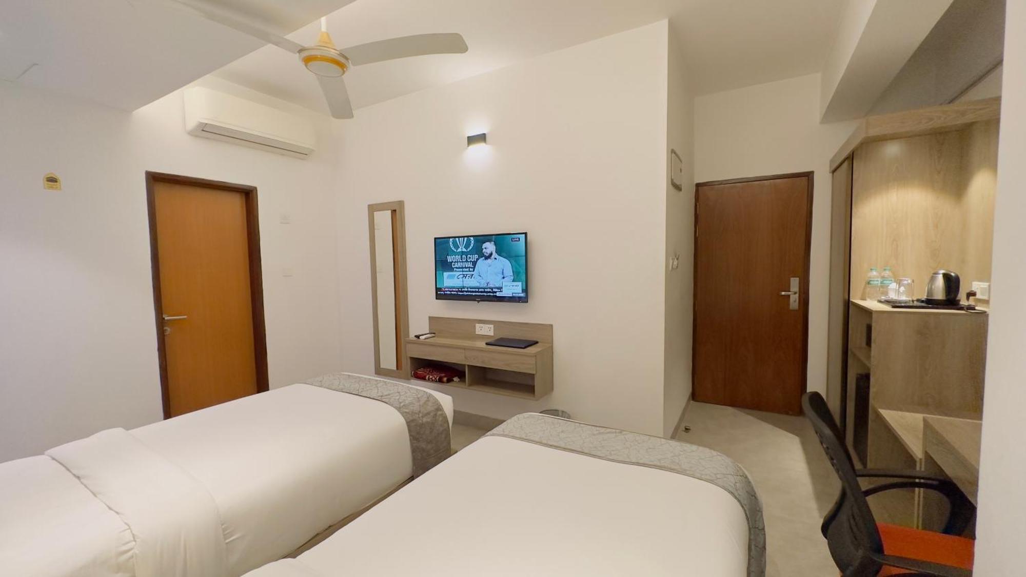 Priyo Nibash Stylish Residential Hotel ダッカ エクステリア 写真