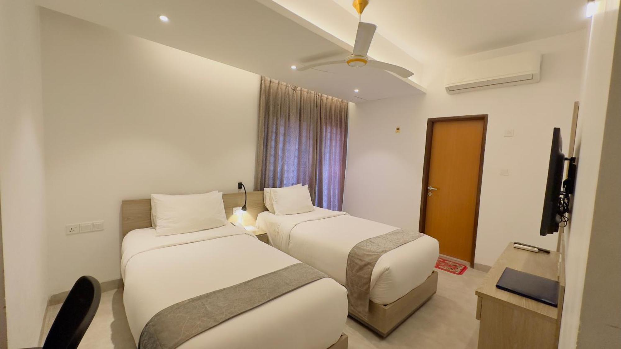 Priyo Nibash Stylish Residential Hotel ダッカ エクステリア 写真