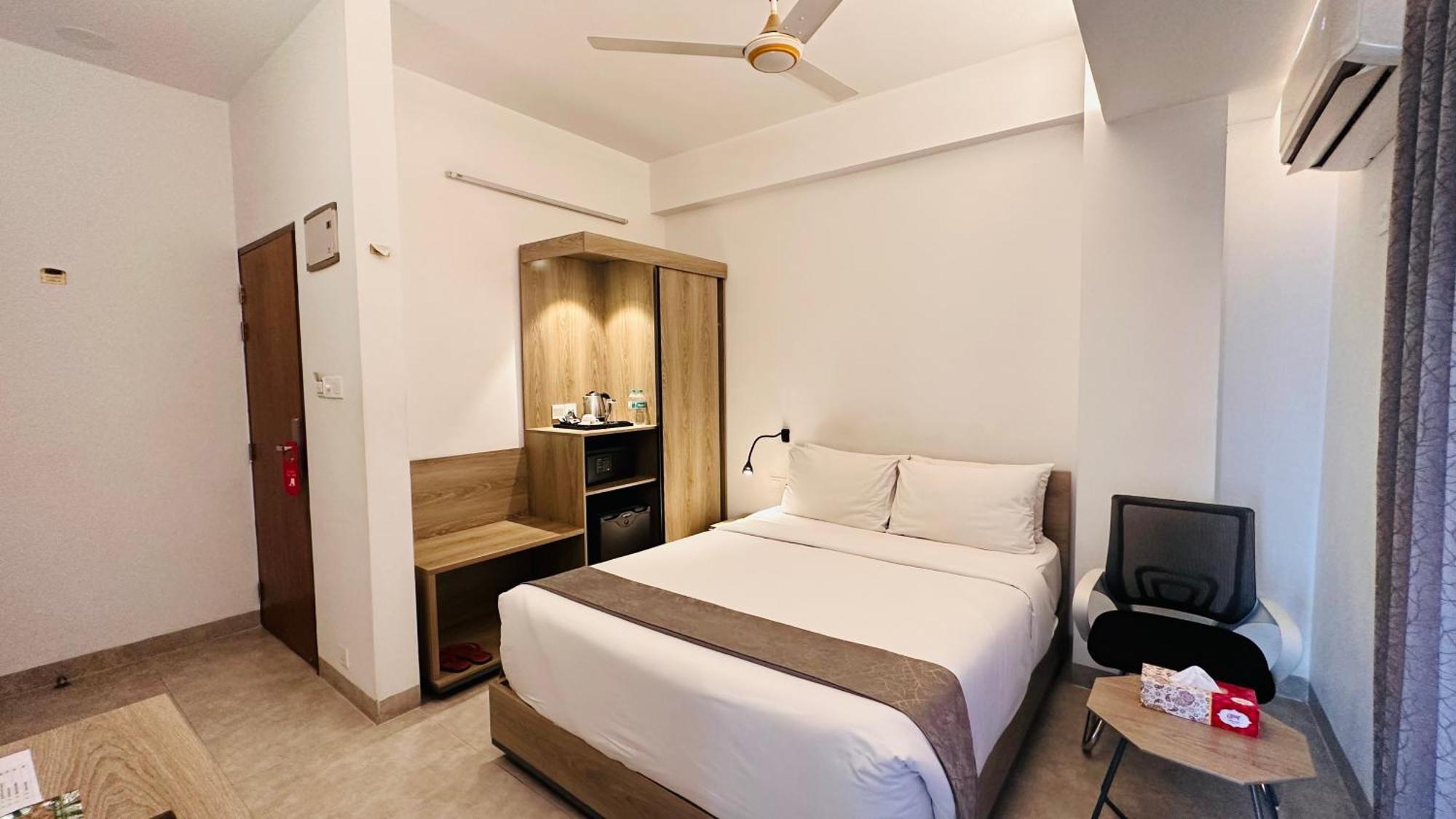 Priyo Nibash Stylish Residential Hotel ダッカ エクステリア 写真